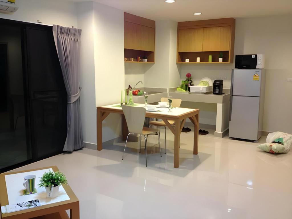 Ipremium Sukhumvit 81 Hotel Banguecoque Exterior foto