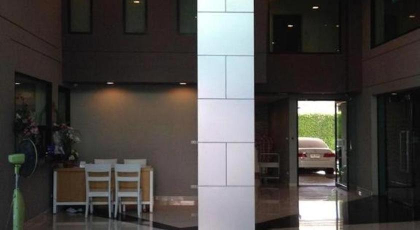 Ipremium Sukhumvit 81 Hotel Banguecoque Exterior foto