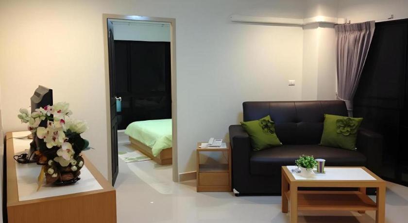 Ipremium Sukhumvit 81 Hotel Banguecoque Exterior foto
