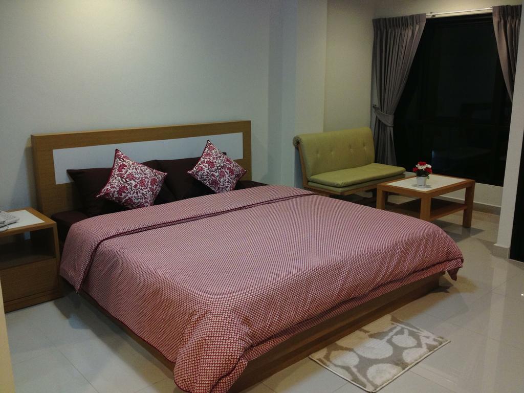 Ipremium Sukhumvit 81 Hotel Banguecoque Exterior foto